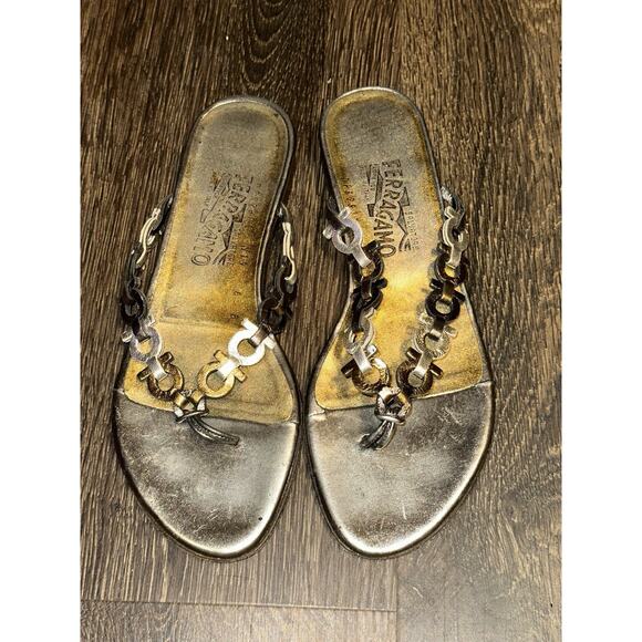 Salvatore Ferragamo Womens Leather Low Heel Laser Cut Thong Sandals Size 6 - Picture 1 of 13
